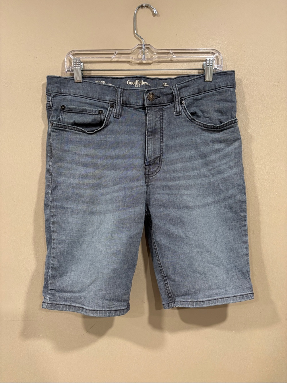 Goodfellow & Co Shorts Men’s Total Flex Slim Gray Flat Front Pockets Size 36
